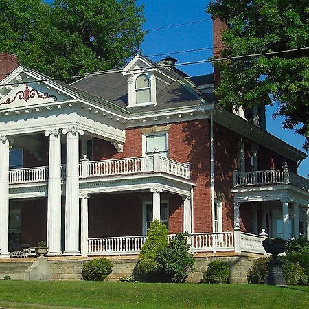 South Broadway Manor B&B - Near Fallingwater, Ohiopyle State Park, Hiking & Biking Trails Gap Scottdale 외부 사진