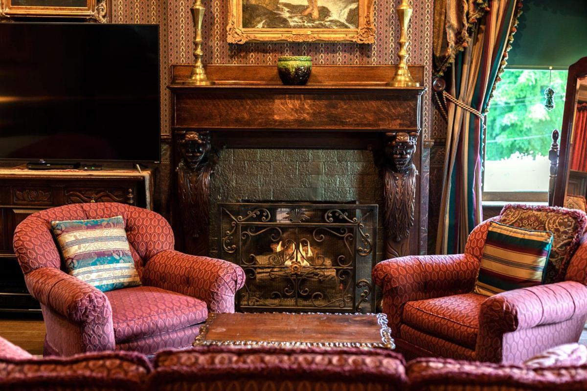 South Broadway Manor B&B - Near Fallingwater, Ohiopyle State Park, Hiking & Biking Trails Gap Scottdale 외부 사진