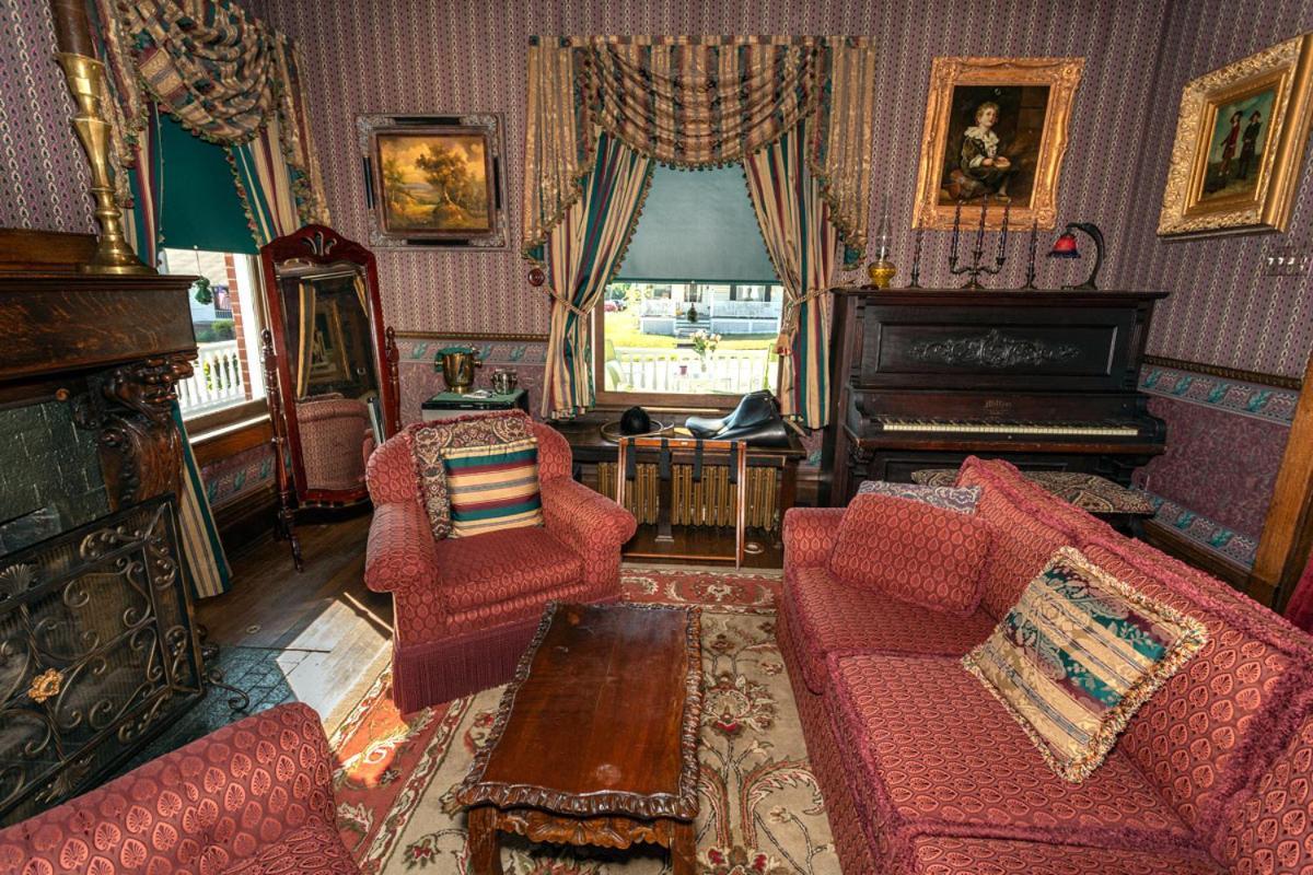 South Broadway Manor B&B - Near Fallingwater, Ohiopyle State Park, Hiking & Biking Trails Gap Scottdale 외부 사진