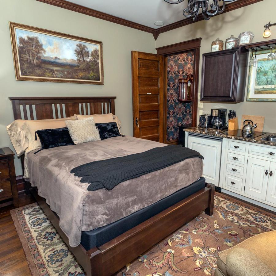 South Broadway Manor B&B - Near Fallingwater, Ohiopyle State Park, Hiking & Biking Trails Gap Scottdale 외부 사진