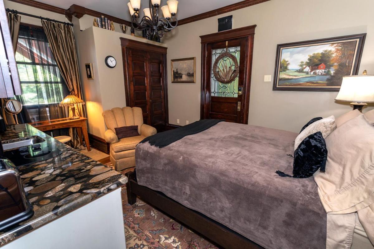South Broadway Manor B&B - Near Fallingwater, Ohiopyle State Park, Hiking & Biking Trails Gap Scottdale 외부 사진
