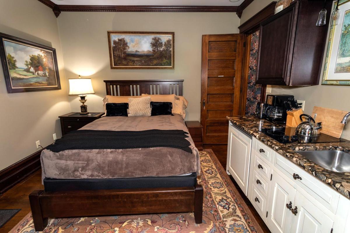 South Broadway Manor B&B - Near Fallingwater, Ohiopyle State Park, Hiking & Biking Trails Gap Scottdale 외부 사진