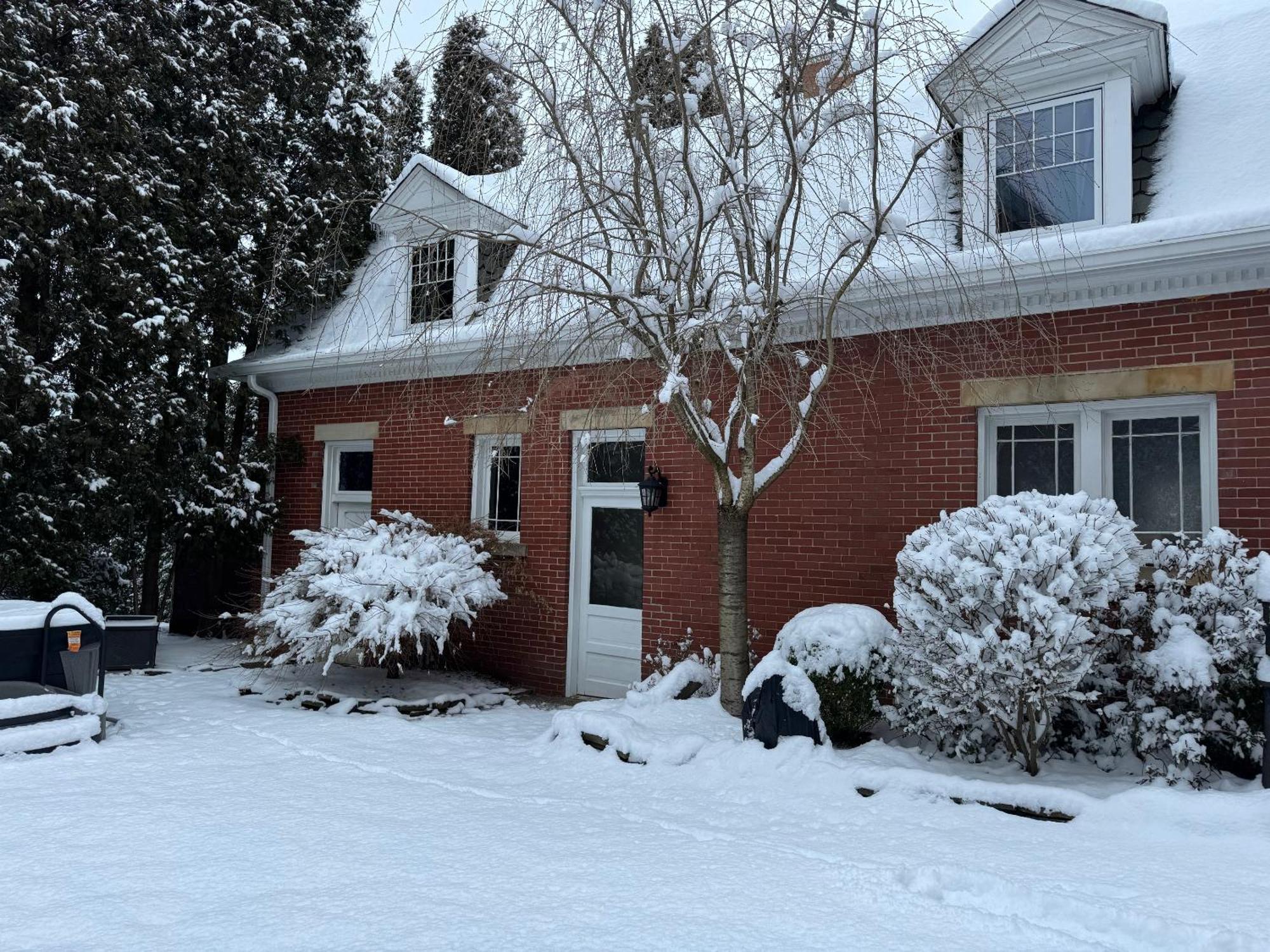 South Broadway Manor B&B - Near Fallingwater, Ohiopyle State Park, Hiking & Biking Trails Gap Scottdale 외부 사진