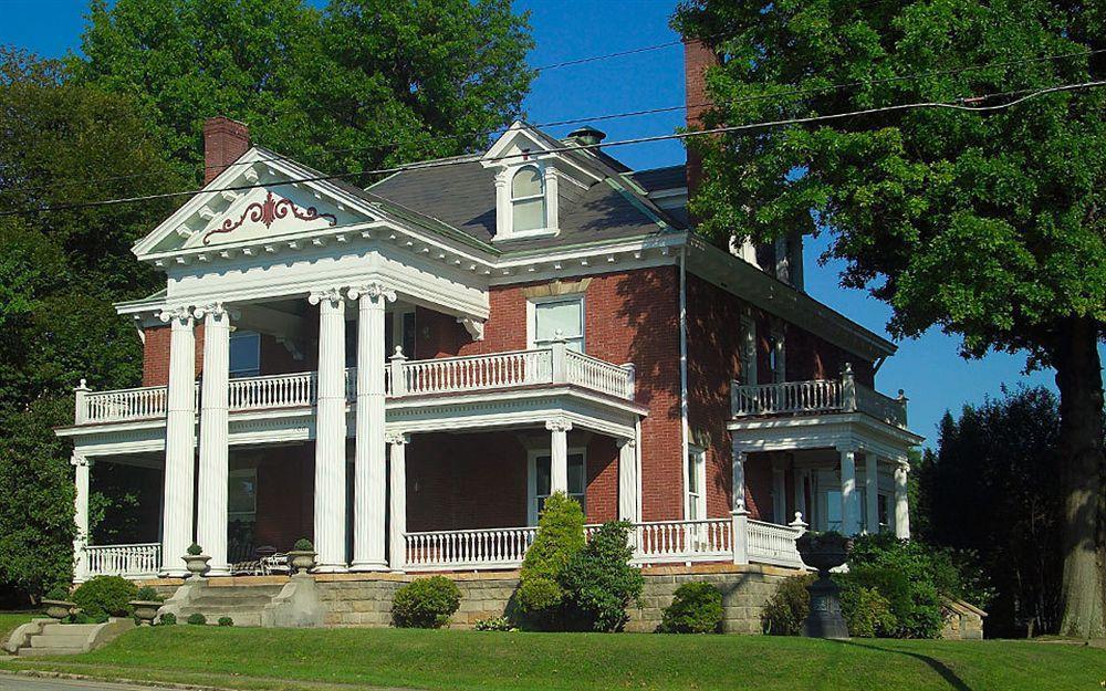 South Broadway Manor B&B - Near Fallingwater, Ohiopyle State Park, Hiking & Biking Trails Gap Scottdale 외부 사진